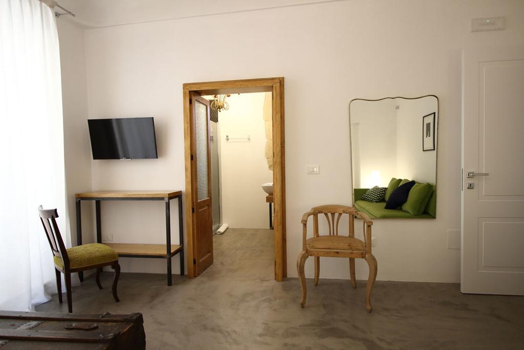 Notia Rooms Noto Rum bild