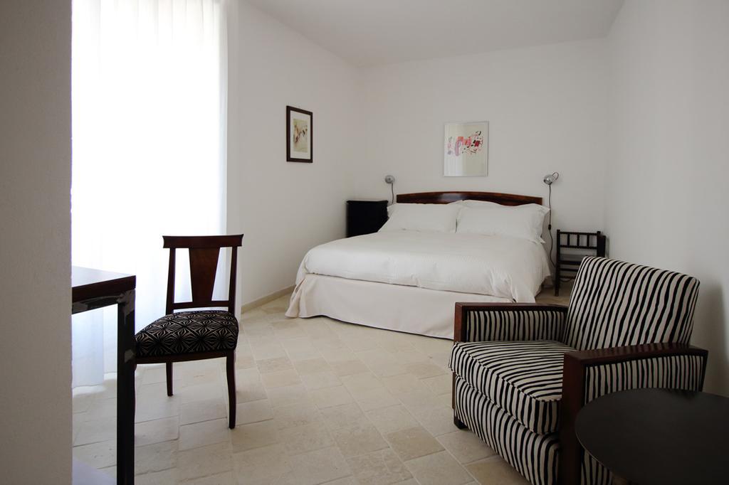 Notia Rooms Noto Rum bild